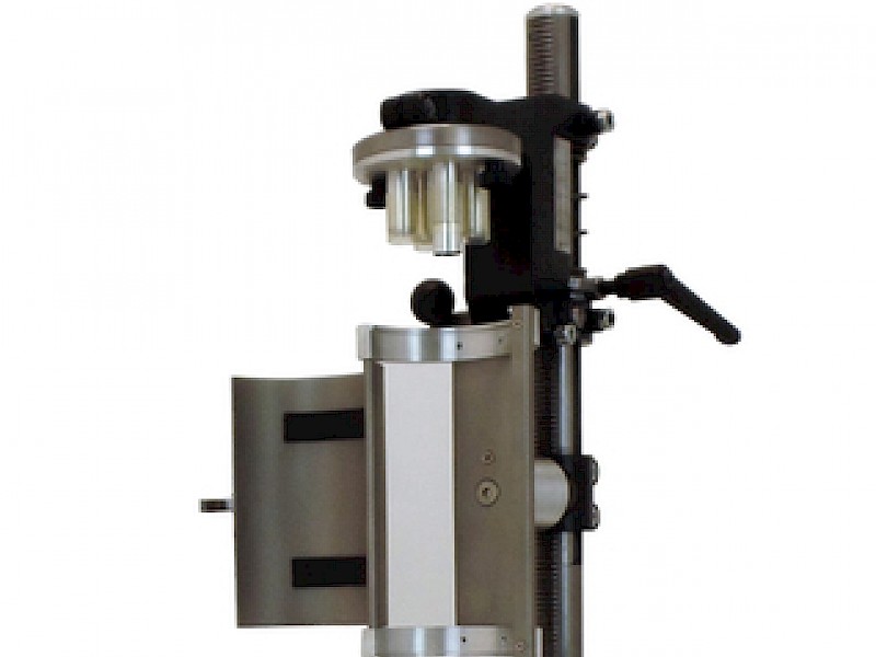 Laboratory device for the extraction of undisturbed soil columns